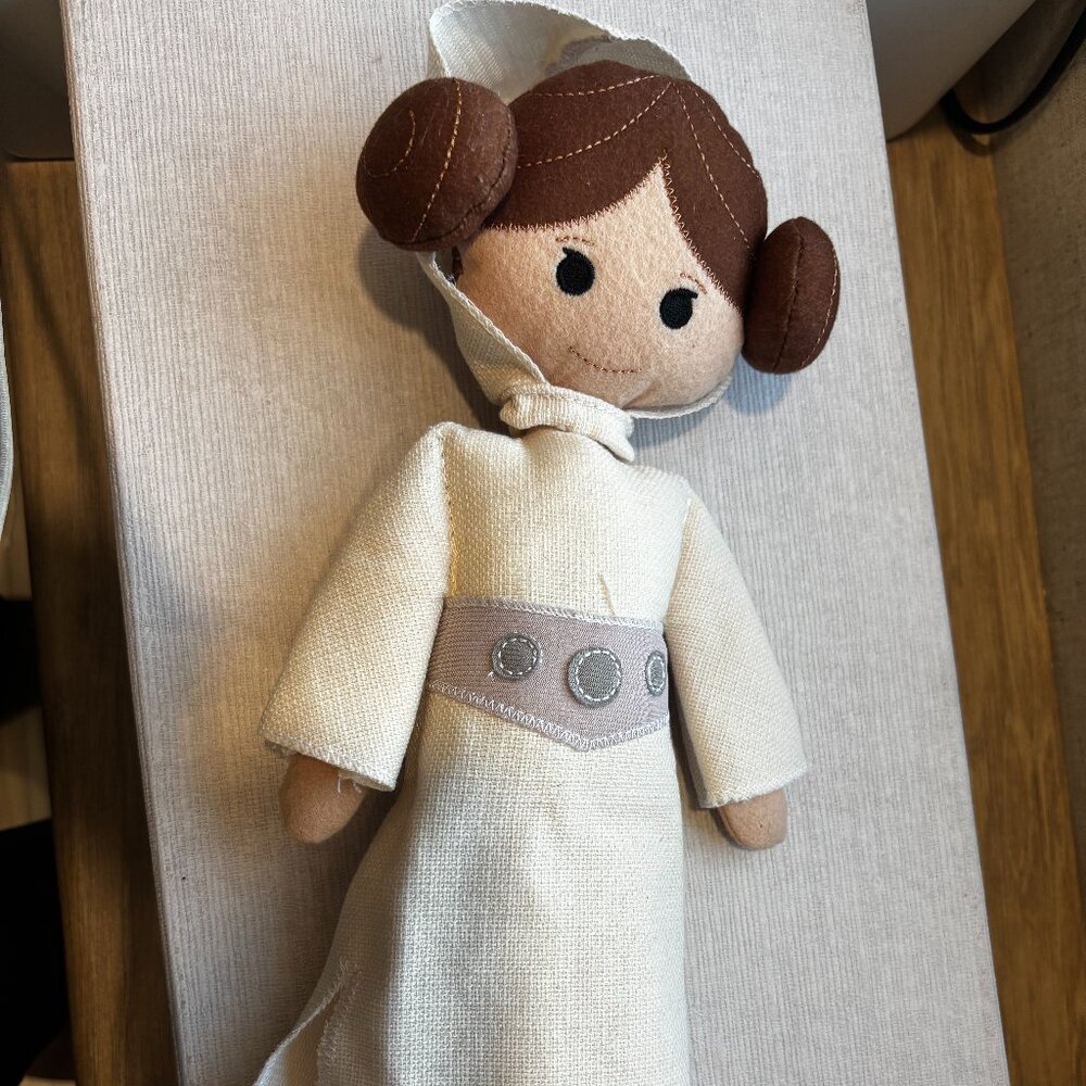 Star Wars Galaxy's Edge Disney Parks Princess Leia Plush Doll 12"
